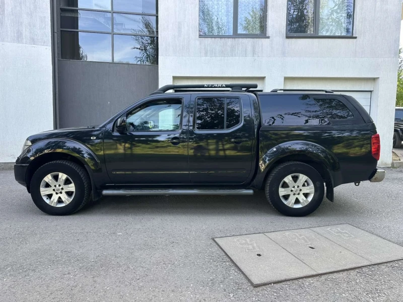 Nissan Navara 2.5DCI / HARD TOP / ОБСЛУЖЕН, снимка 4 - Автомобили и джипове - 51617839
