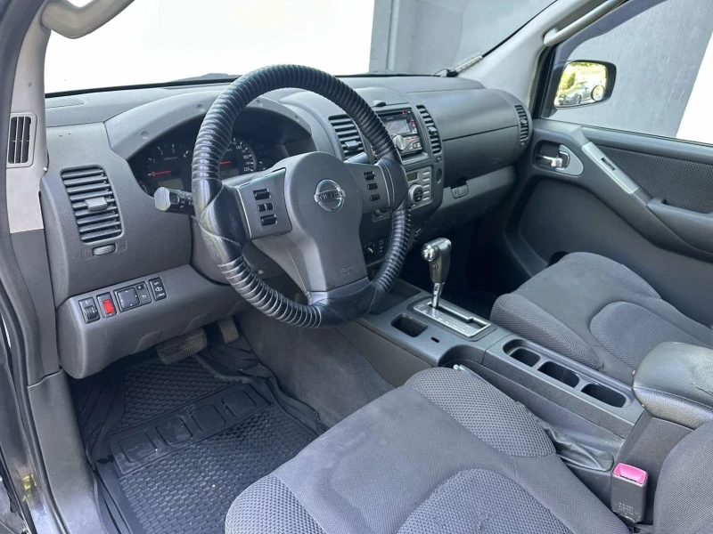 Nissan Navara 2.5DCI / HARD TOP / ОБСЛУЖЕН, снимка 9 - Автомобили и джипове - 51617839