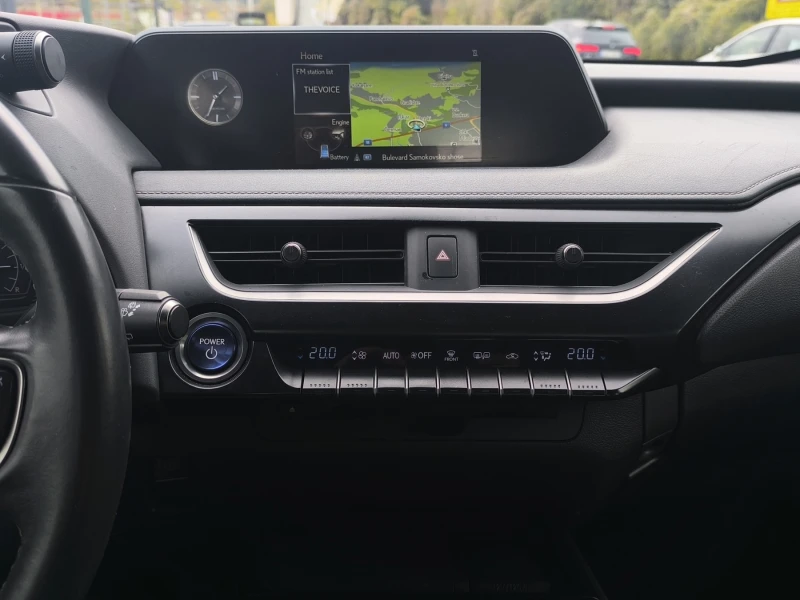 Lexus UX 250h 2.0 Hybrid, снимка 13 - Автомобили и джипове - 52142116