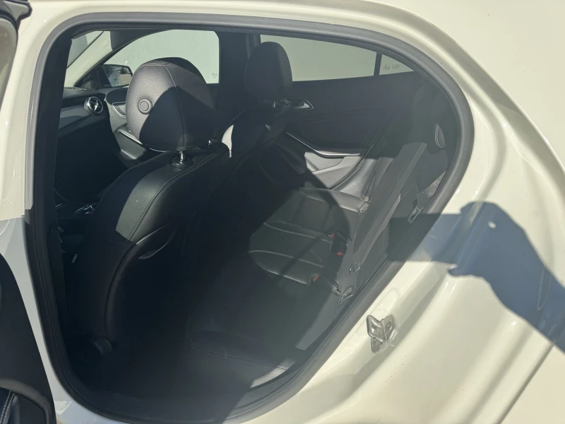 Mercedes-Benz GLA 220 d 4MATIC, снимка 16 - Автомобили и джипове - 52772204