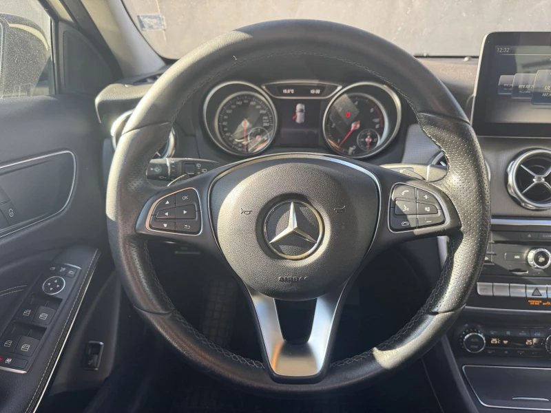 Mercedes-Benz GLA 220 d 4MATIC, снимка 12 - Автомобили и джипове - 52772204