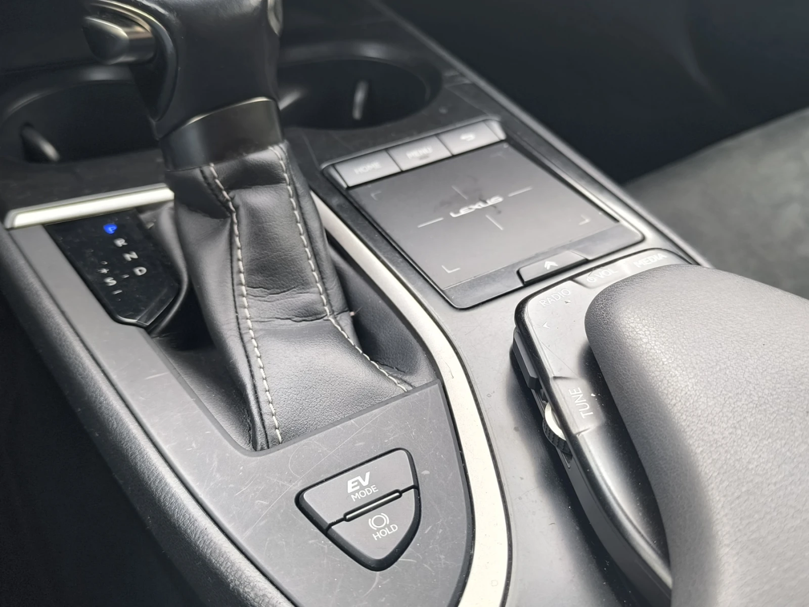 Lexus UX 250h 2.0 Hybrid | Mobile.bg   16