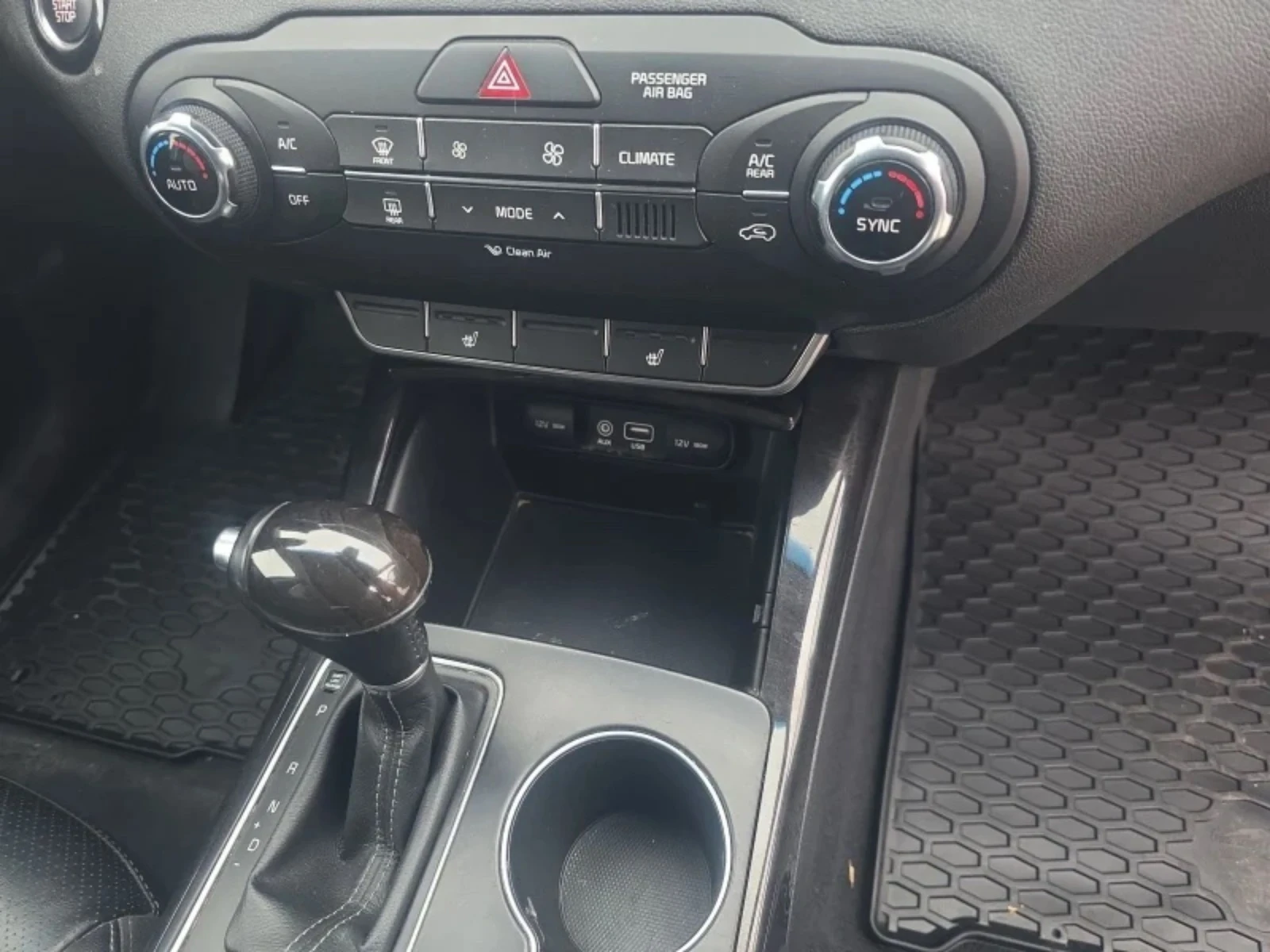 Kia Sorento Kia Sorento �� 3.3 V6 GDI 292 �.�. 4x4 AWD ������� | Mobile.bg � ����������� 14