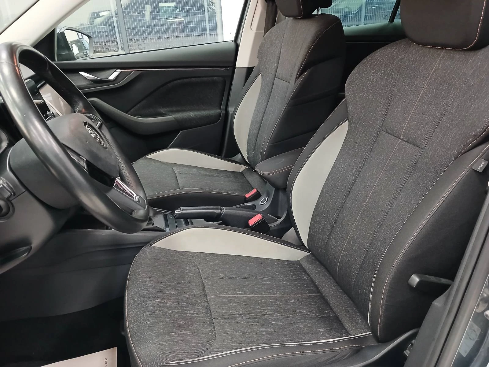 Skoda Kamiq STYLE 1, 0 T95 к.с. 5-степенна механична - изображение 5