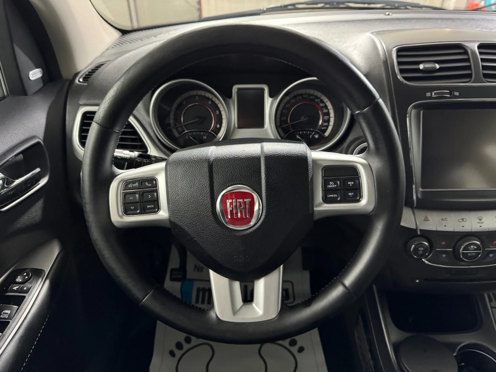 Fiat Freemont 2.0 mjt - Automatic/ 4x4/ Безключово/ 7 Местен, снимка 10 - Автомобили и джипове - 53880115
