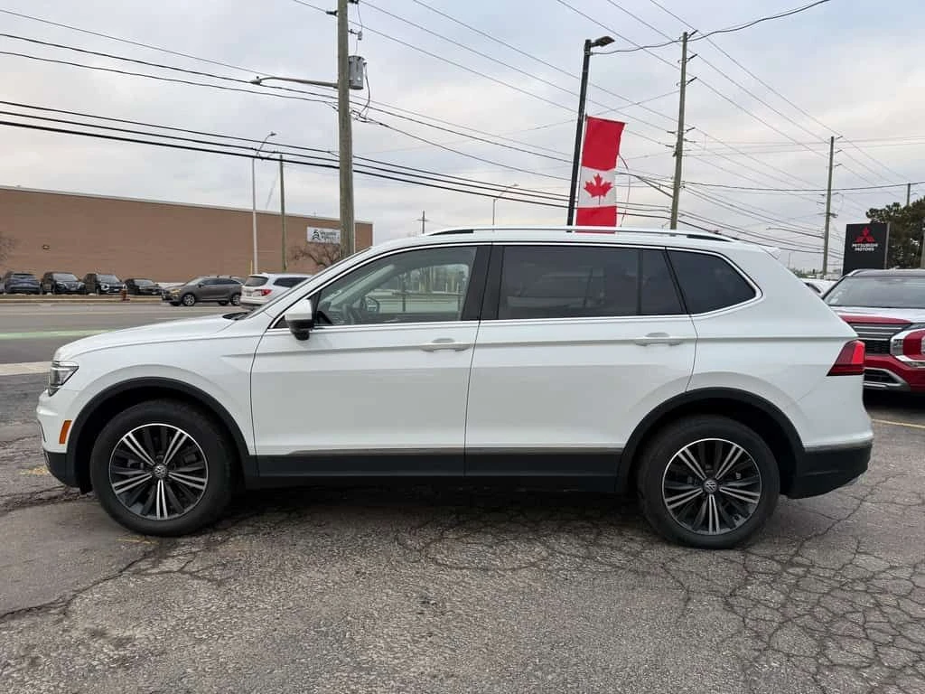 VW Tiguan * Highline 2.0T 8sp at w/Tip 4M * CARFAX * ЦЕНА ДО, снимка 4 - Автомобили и джипове - 53975176