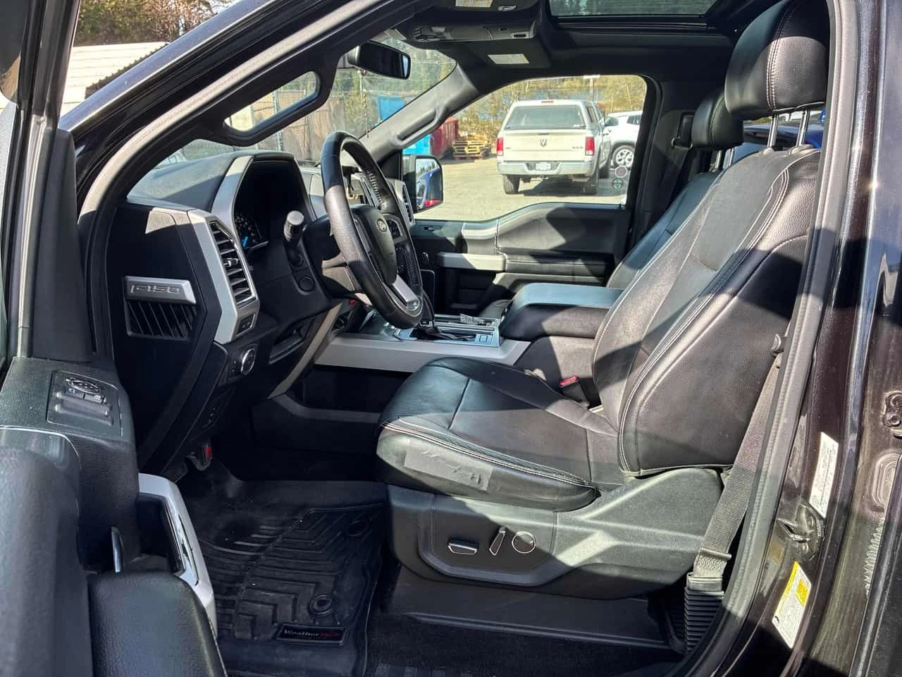 Ford F150 * 4WD SuperCrew 145" Lariat * PANO* KEYLESS* П, снимка 5 - Автомобили и джипове - 54120890