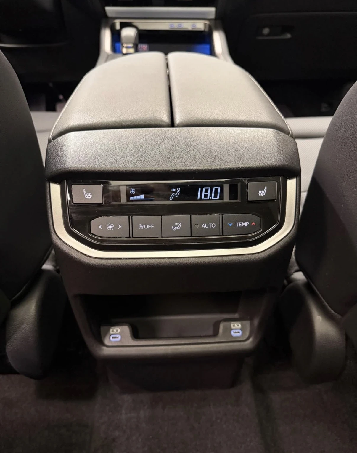 Lexus TX 350 ОБДУХВАНЕ * CARPLAY * DISTRONIC * ЦЕНА ДО БГ * , снимка 14 - Автомобили и джипове - 54396676