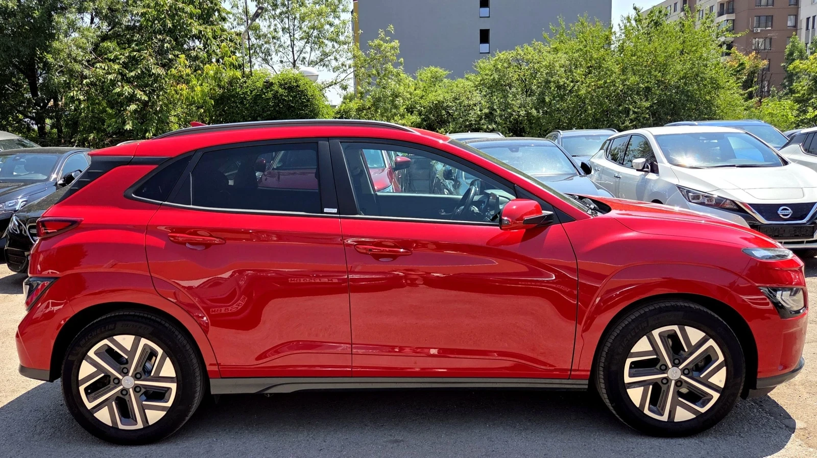Hyundai Kona 64KW/ГАРАНЦИЯ/СЕРВИЗНА КНИЖКА/SOH100%, снимка 2 - Автомобили и джипове - 54918348