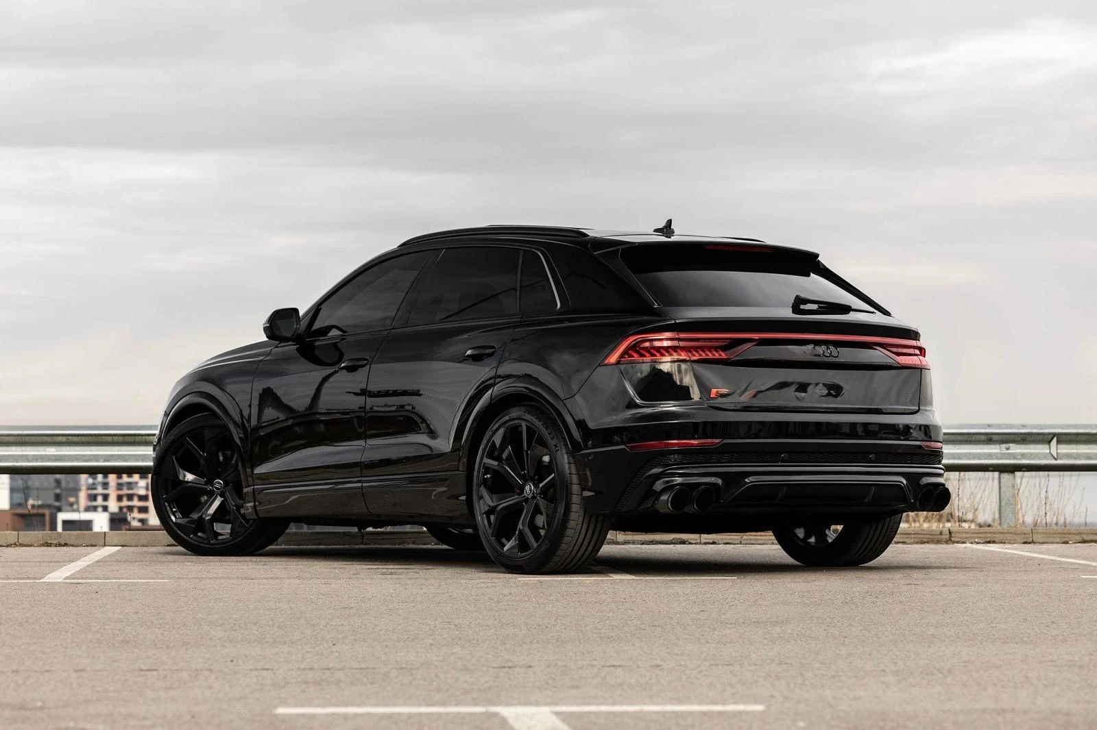 Audi SQ8  shadow black 1 of 1, снимка 3 - Автомобили и джипове - 55166462