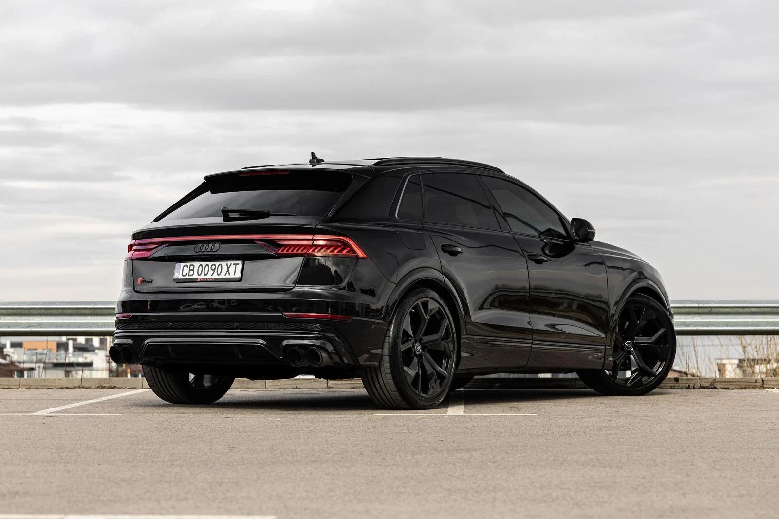 Audi SQ8  shadow black 1 of 1, снимка 4 - Автомобили и джипове - 55166462