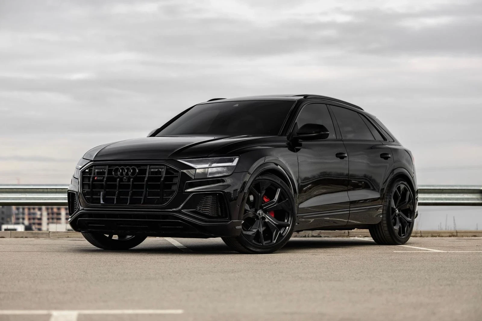 Audi SQ8  shadow black 1 of 1