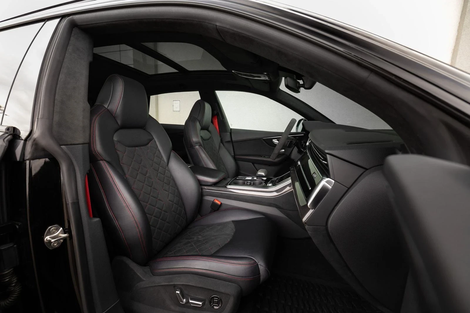 Audi SQ8  shadow black 1 of 1, снимка 11 - Автомобили и джипове - 55166462