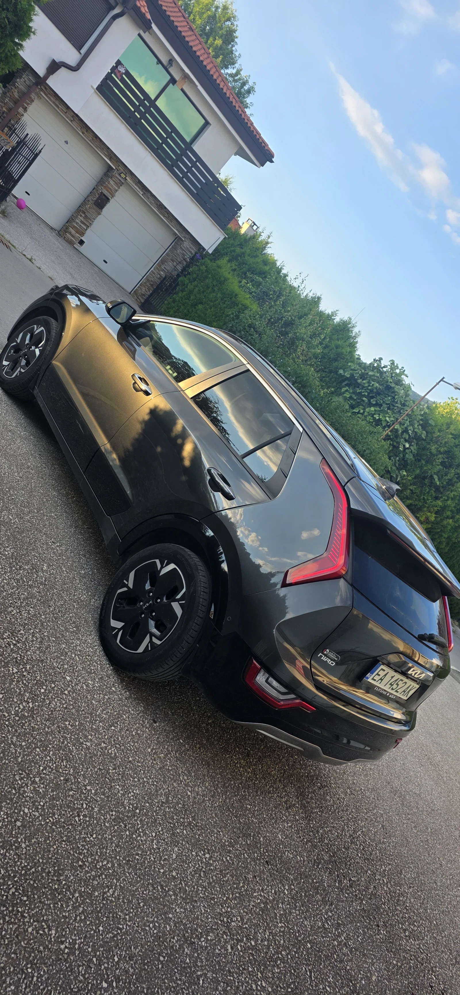 Kia Niro Всички екстри! , снимка 3 - Автомобили и джипове - 55233056