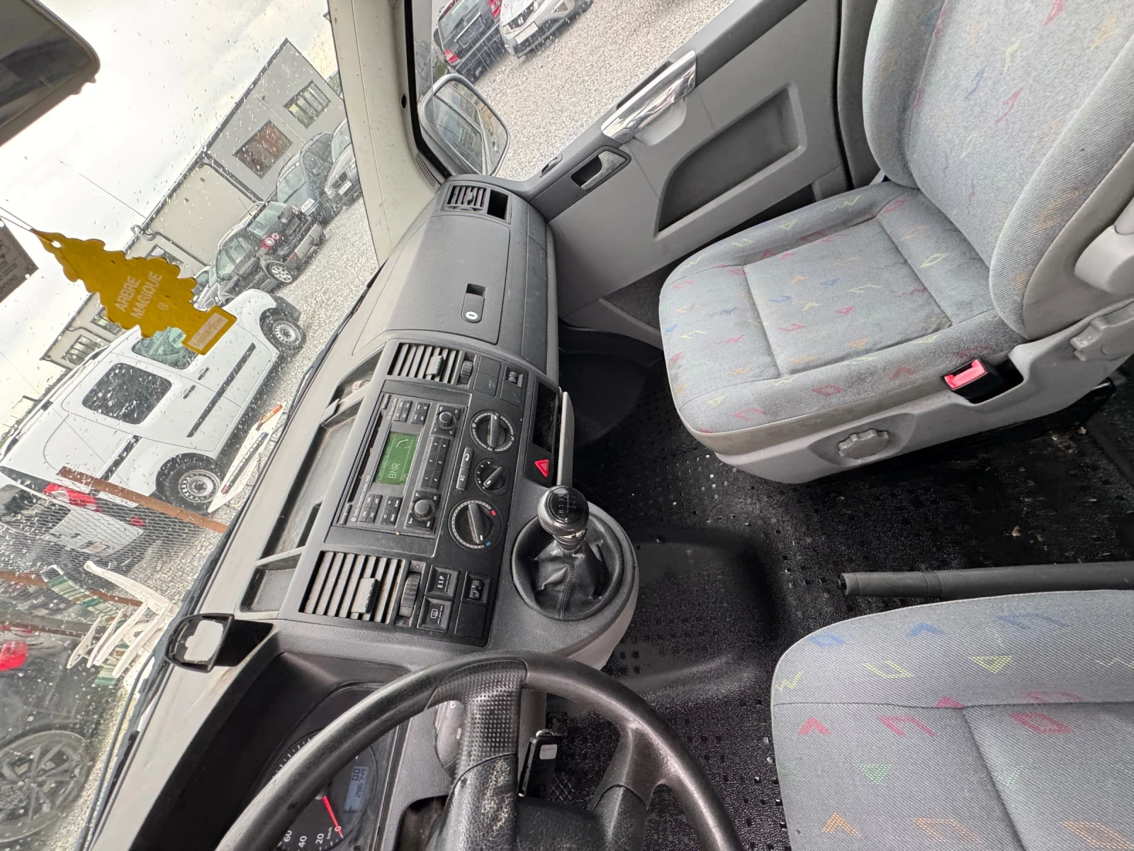 VW T5 2.5TDI 131, снимка 12 - Бусове и автобуси - 54632864