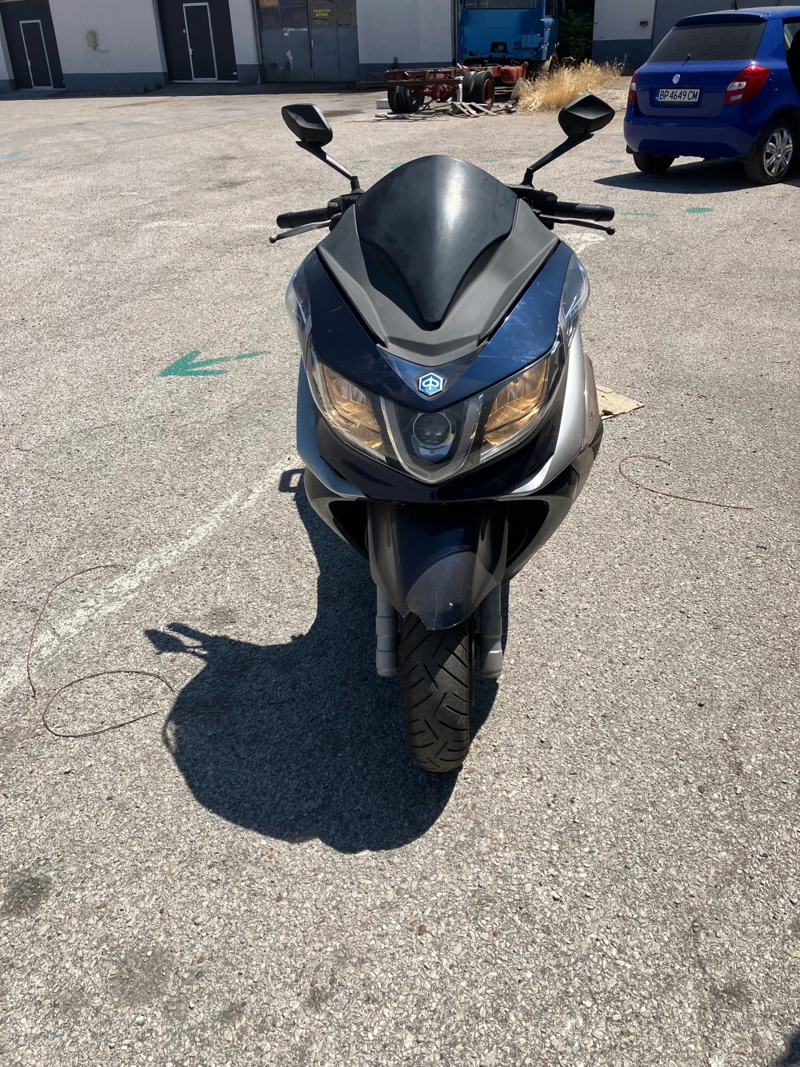 Piaggio X10  - изображение 2