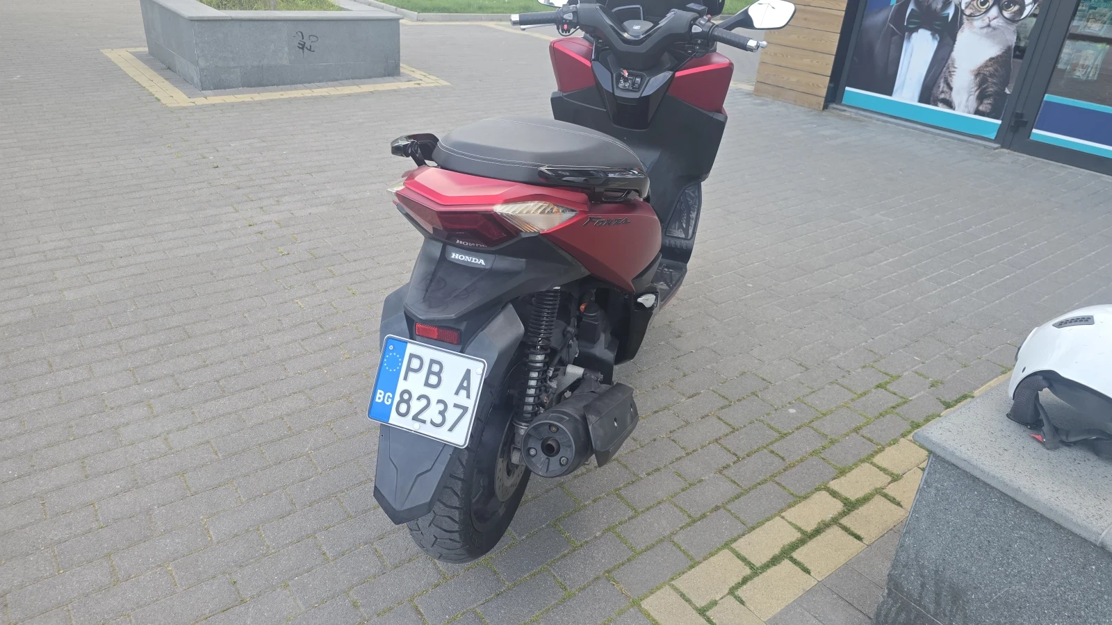 Honda Forza 125 Full led/ABS 15000 Kм/ Напълно обслужен, снимка 3 - Мотоциклети и мототехника - 54348087