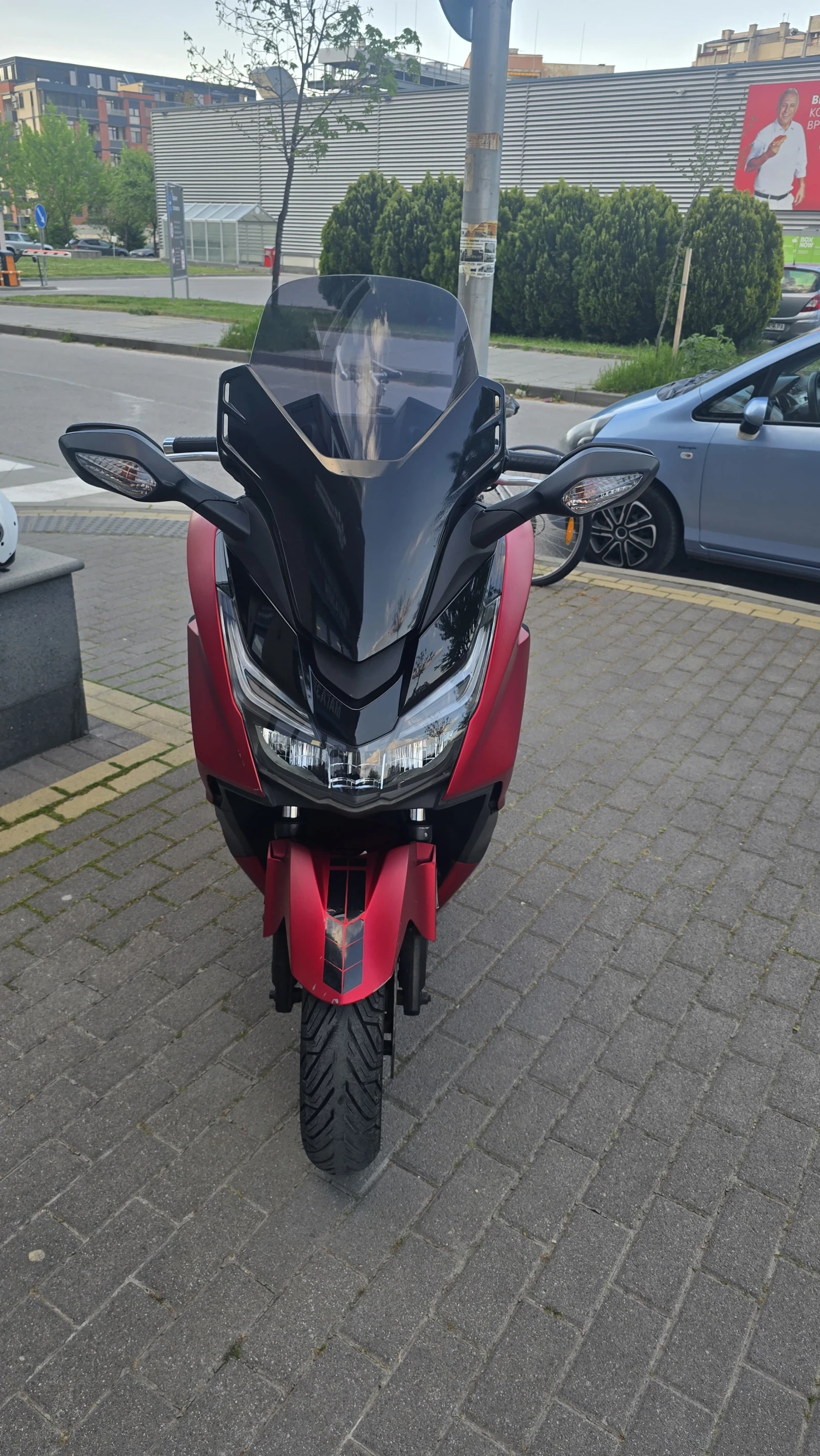 Honda Forza 125 Full led/ABS 15000 Kм/ Напълно обслужен, снимка 2 - Мотоциклети и мототехника - 54348087