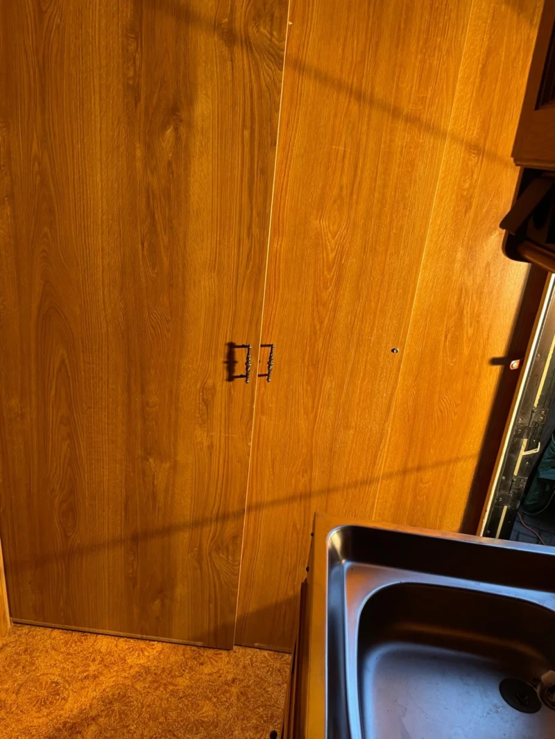 Каравана Burstner, снимка 15 - Каравани и кемпери - 53401056