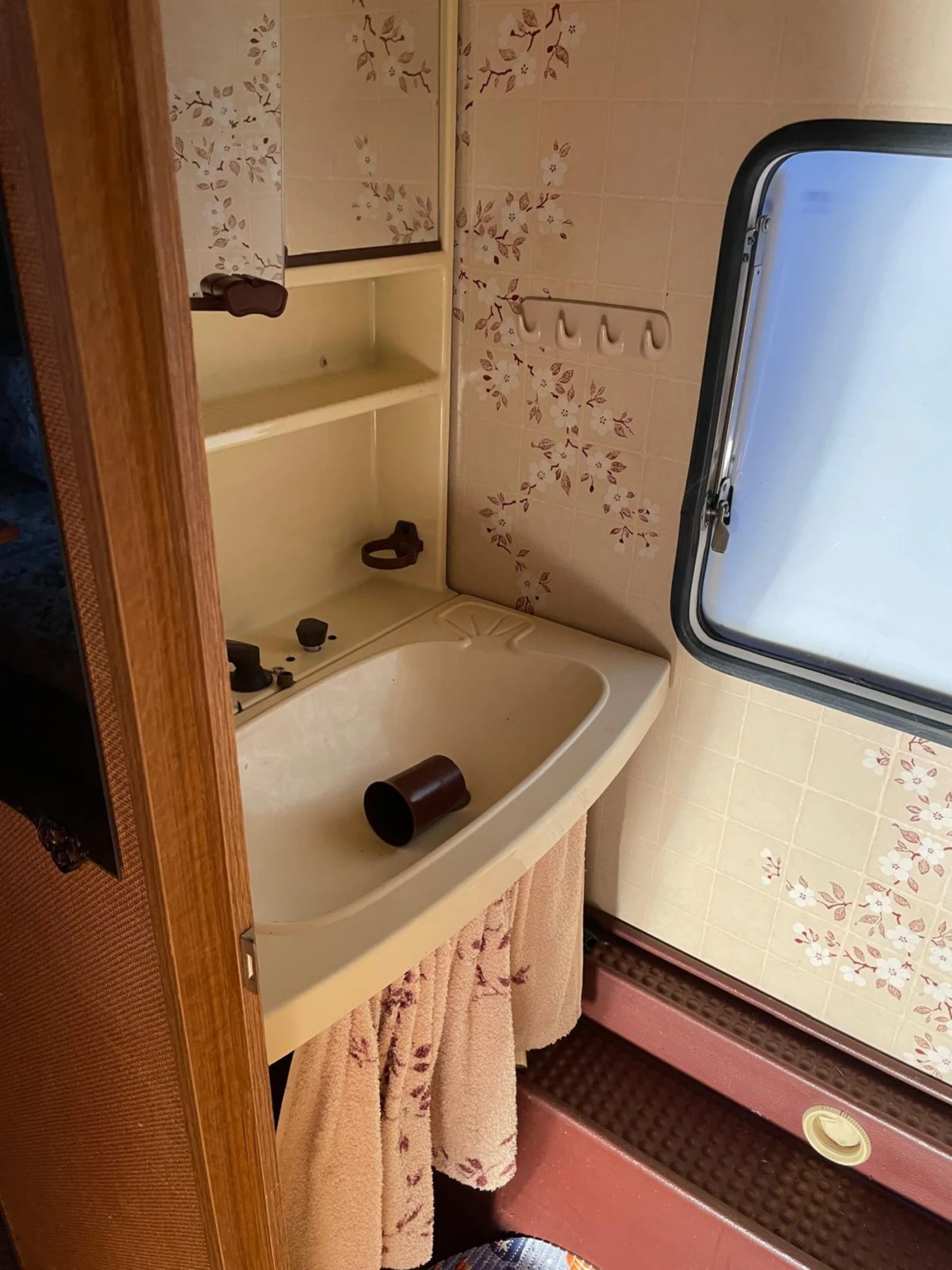 �������� Burstner | Mobile.bg � ����������� 13