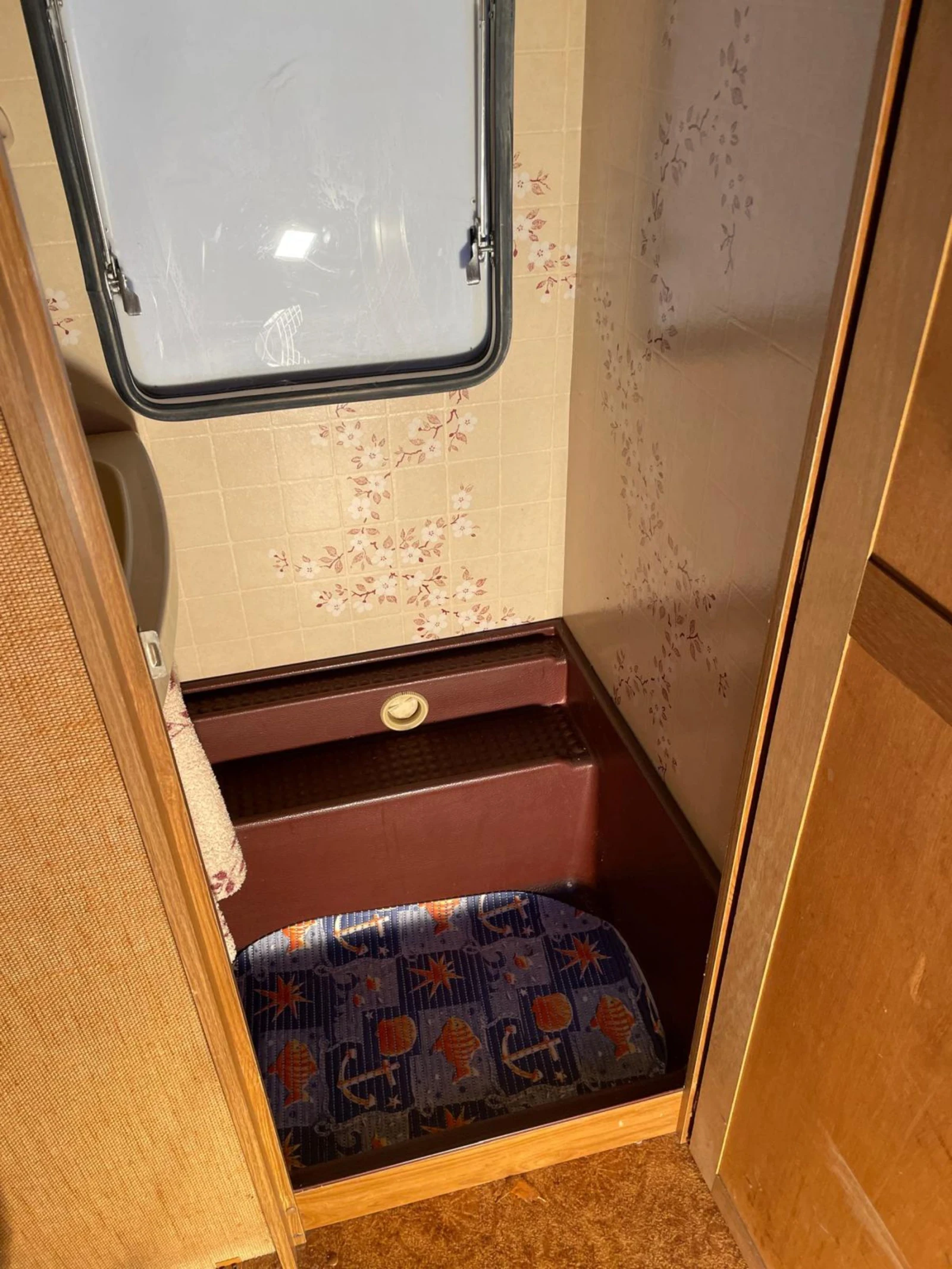 �������� Burstner | Mobile.bg � ����������� 14