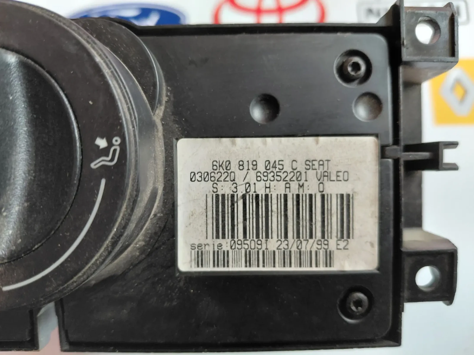 6K0819045C ����� ����� Seat Ibiza II, Cordoba I   6K0 819 045 C | Mobile.bg � ����������� 4