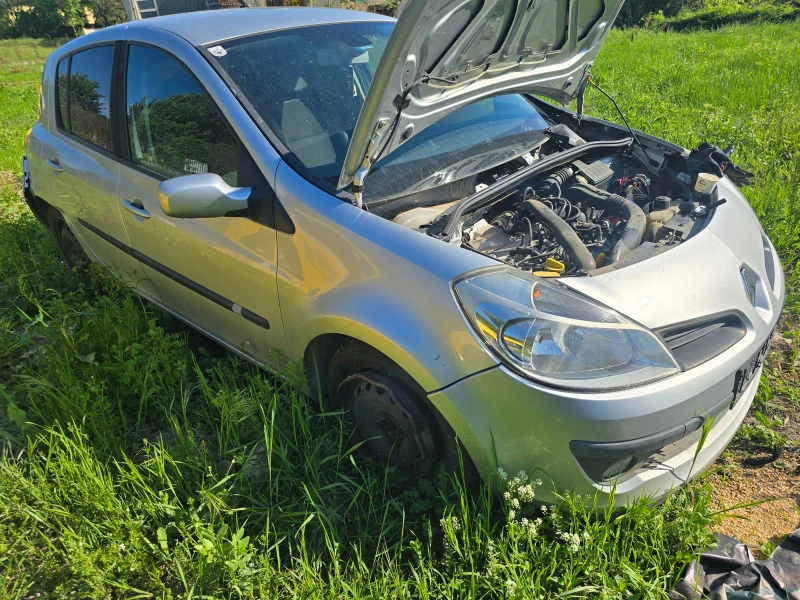 Renault Clio 1.2, снимка 1 - Автомобили и джипове - 47378959