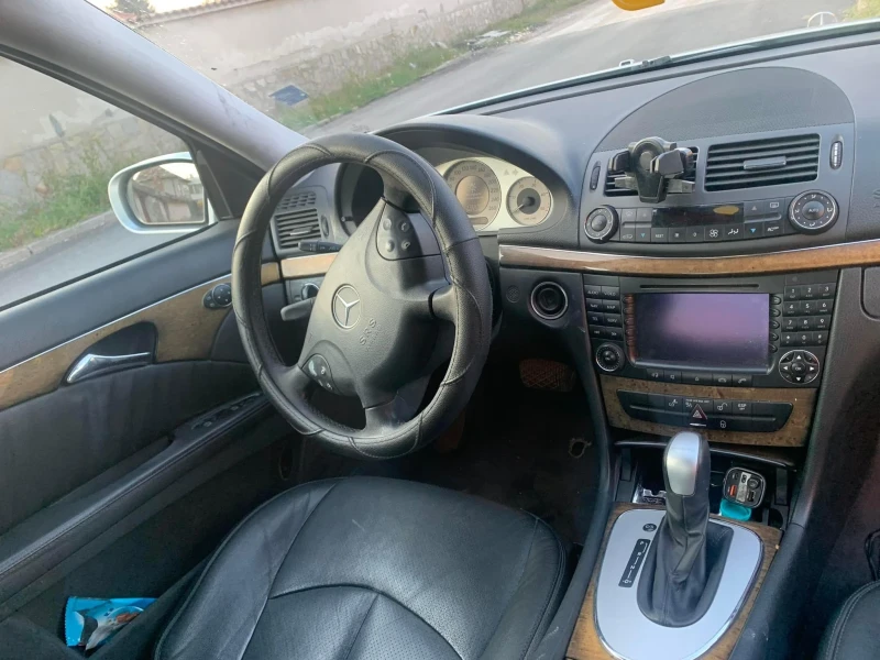 Mercedes-Benz E 280 3.2 , снимка 4 - Автомобили и джипове - 48259108