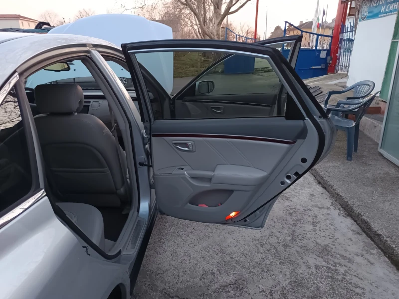 Hyundai Grandeur, снимка 14 - Автомобили и джипове - 49104139