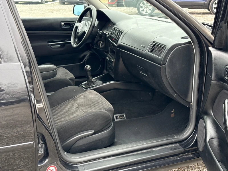 VW Golf 1.9TDi 110к.с * Климатроник* , снимка 11 - Автомобили и джипове - 49296756