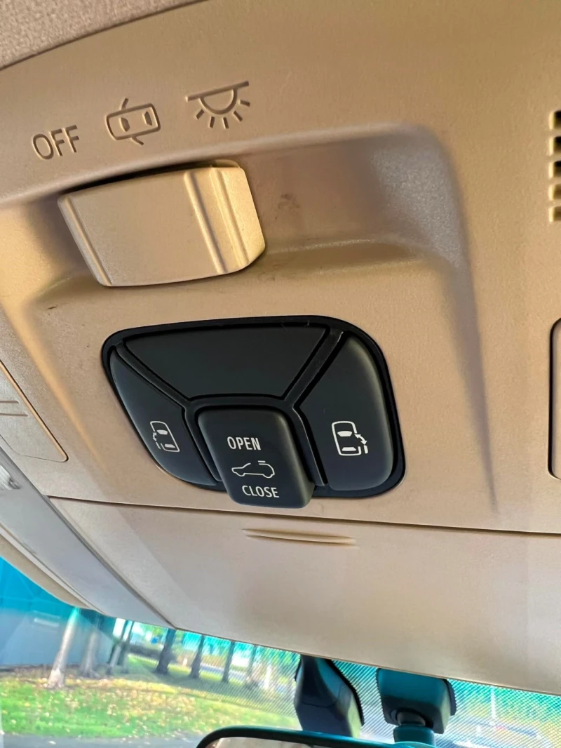 Toyota Alphard Vellfire , снимка 11 - Автомобили и джипове - 52433231