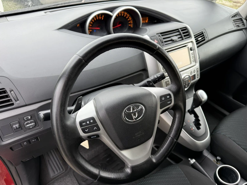 Toyota Verso 1.8i ТОП СЪСТОЯНИЕ, снимка 15 - Автомобили и джипове - 52456898
