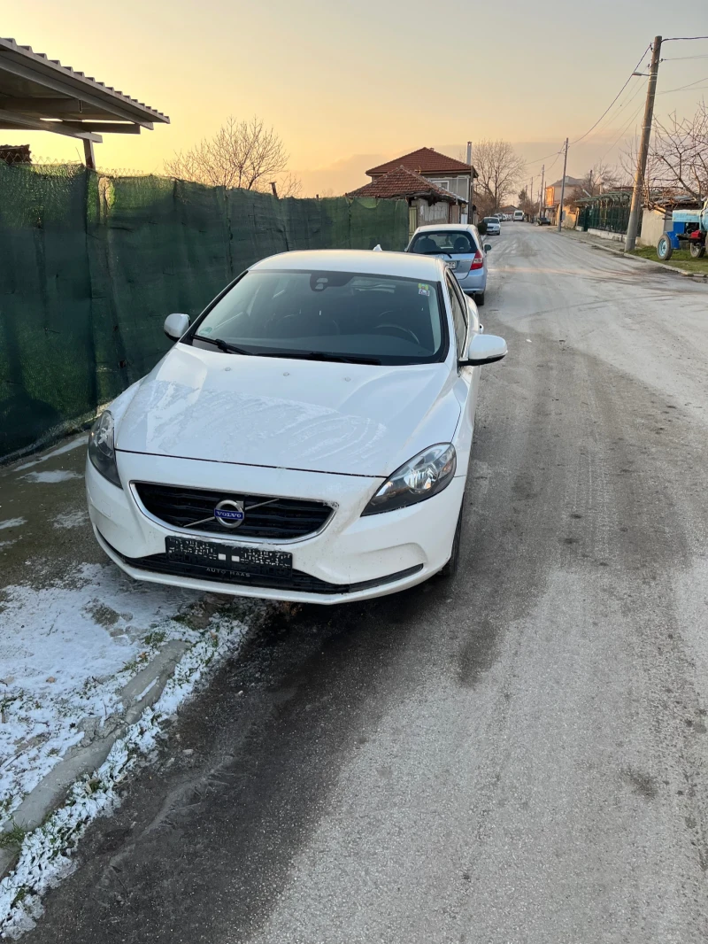 Volvo V40 2.0 190кс, снимка 2 - Автомобили и джипове - 53150643