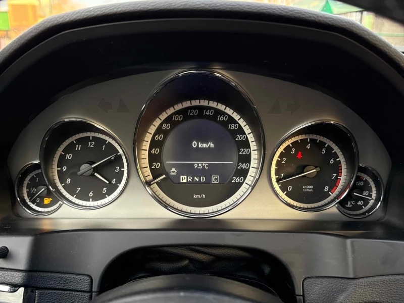 Mercedes-Benz E 350 * CARFAX * ЦЕНА ДО БГ, снимка 8 - Автомобили и джипове - 53203818