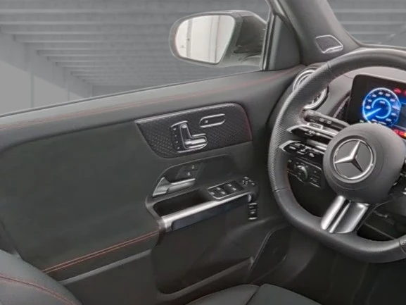 Mercedes-Benz EQB 300 4Matic = AMG Line = Premium Гаранция, снимка 3 - Автомобили и джипове - 54223763