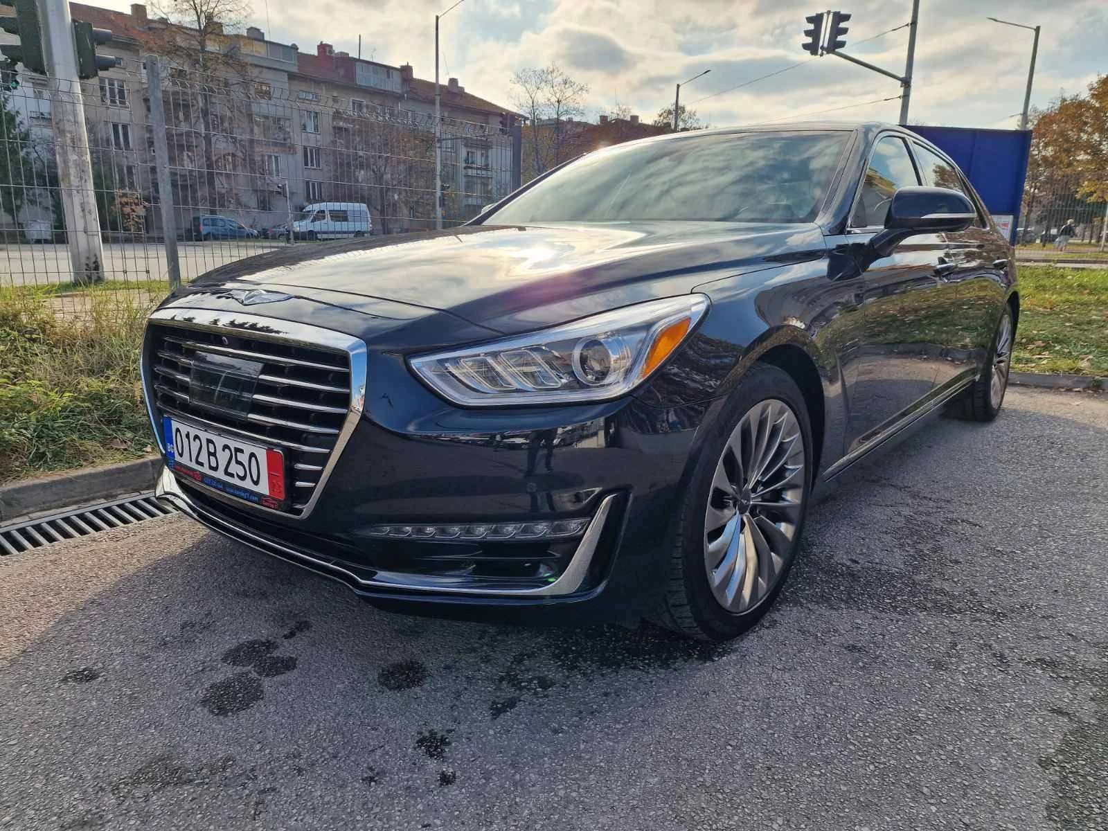 Genesis G90  Налична, реални км, лизинг, гаранция, сервиз, снимка 1
