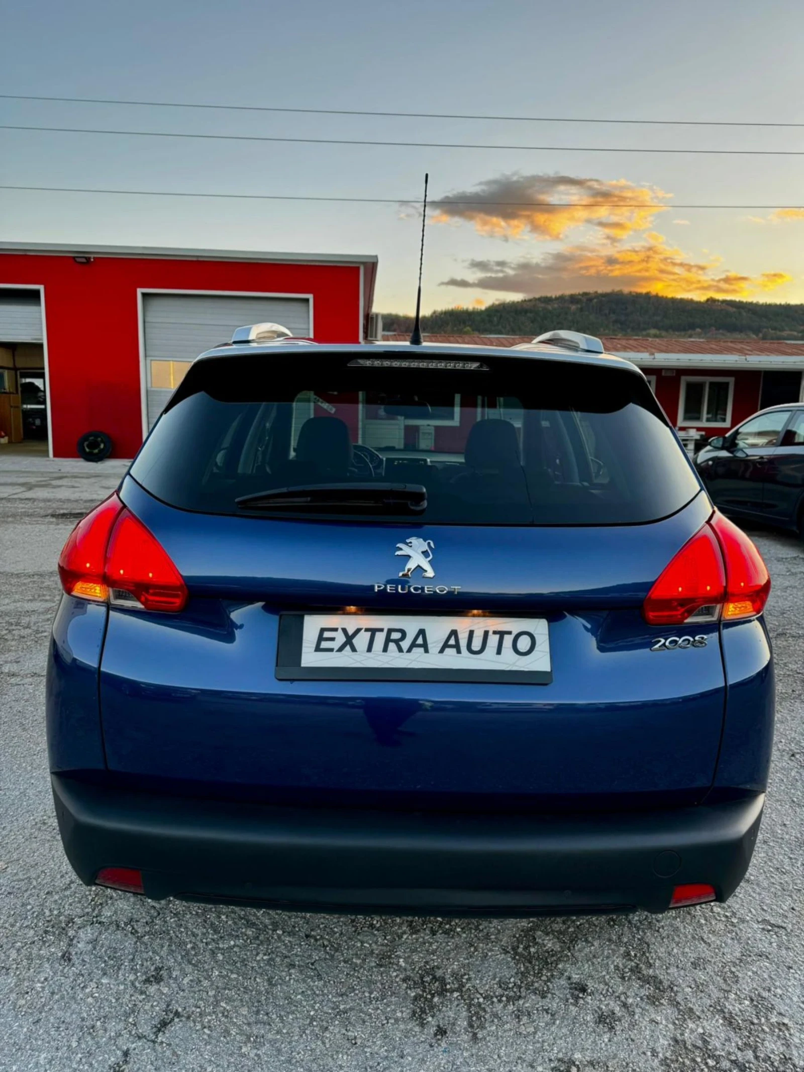 Peugeot 2008 1.2 e-HTP, 110к.с. НАВИГАЦИЯ, 5 режима на движение - изображение 3