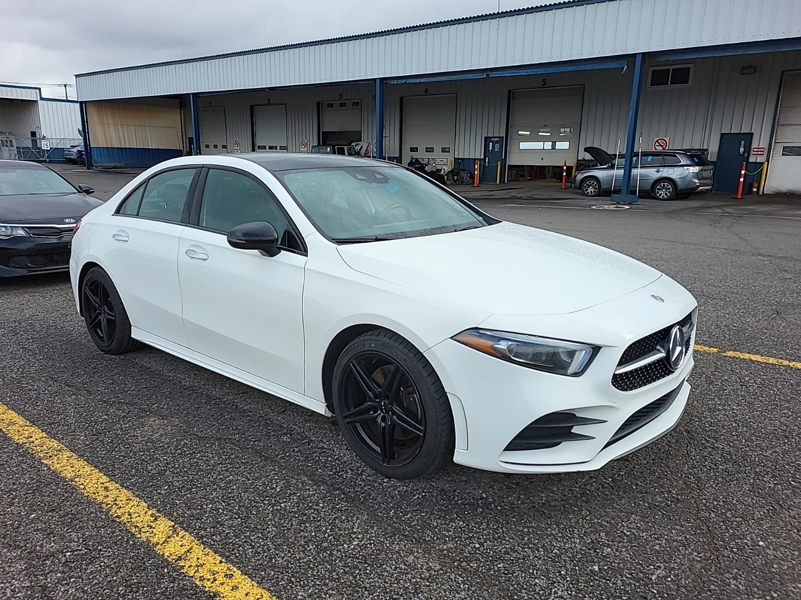 Mercedes-Benz A 220 4MATIC * CARFAX * БЕЗ ПЪРВОНАЧАЛНА ВНОСКА - изображение 2