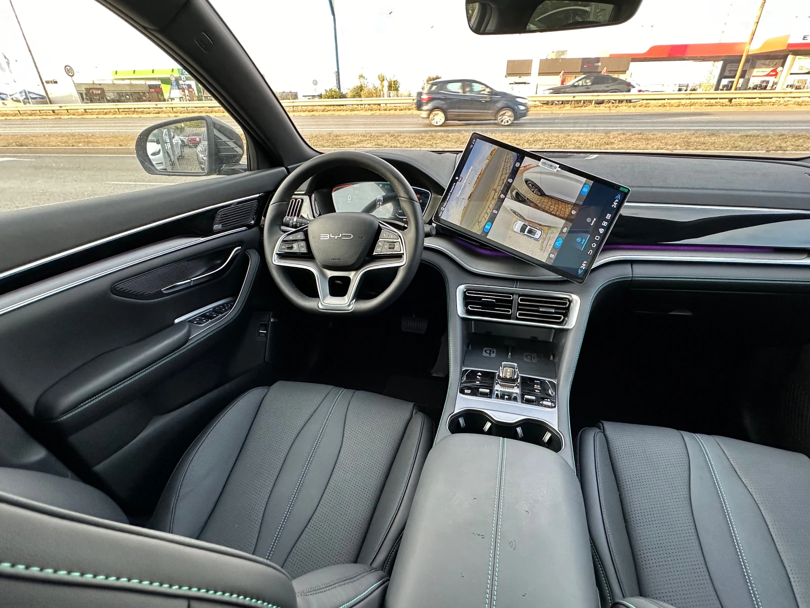 BYD Seal U 26kw/125 km electric range/DM-i Plug-in hibrid, снимка 15 - Автомобили и джипове - 53843951