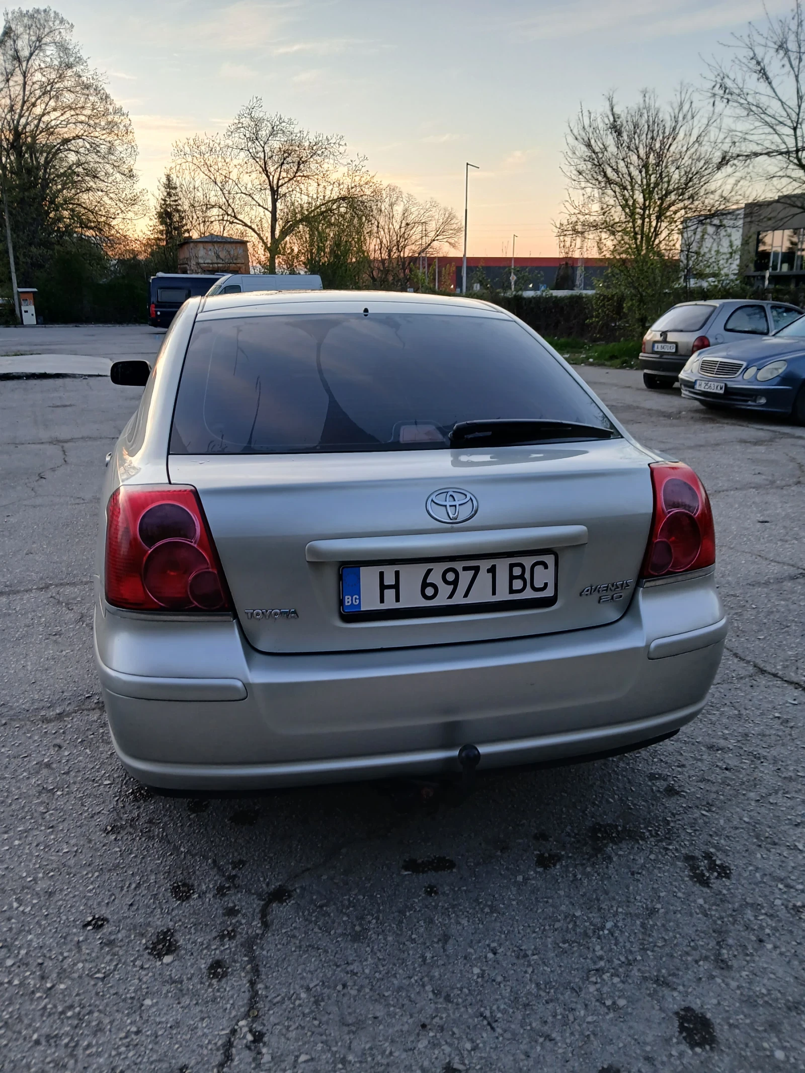 Toyota Avensis, снимка 6 - Автомобили и джипове - 54282746