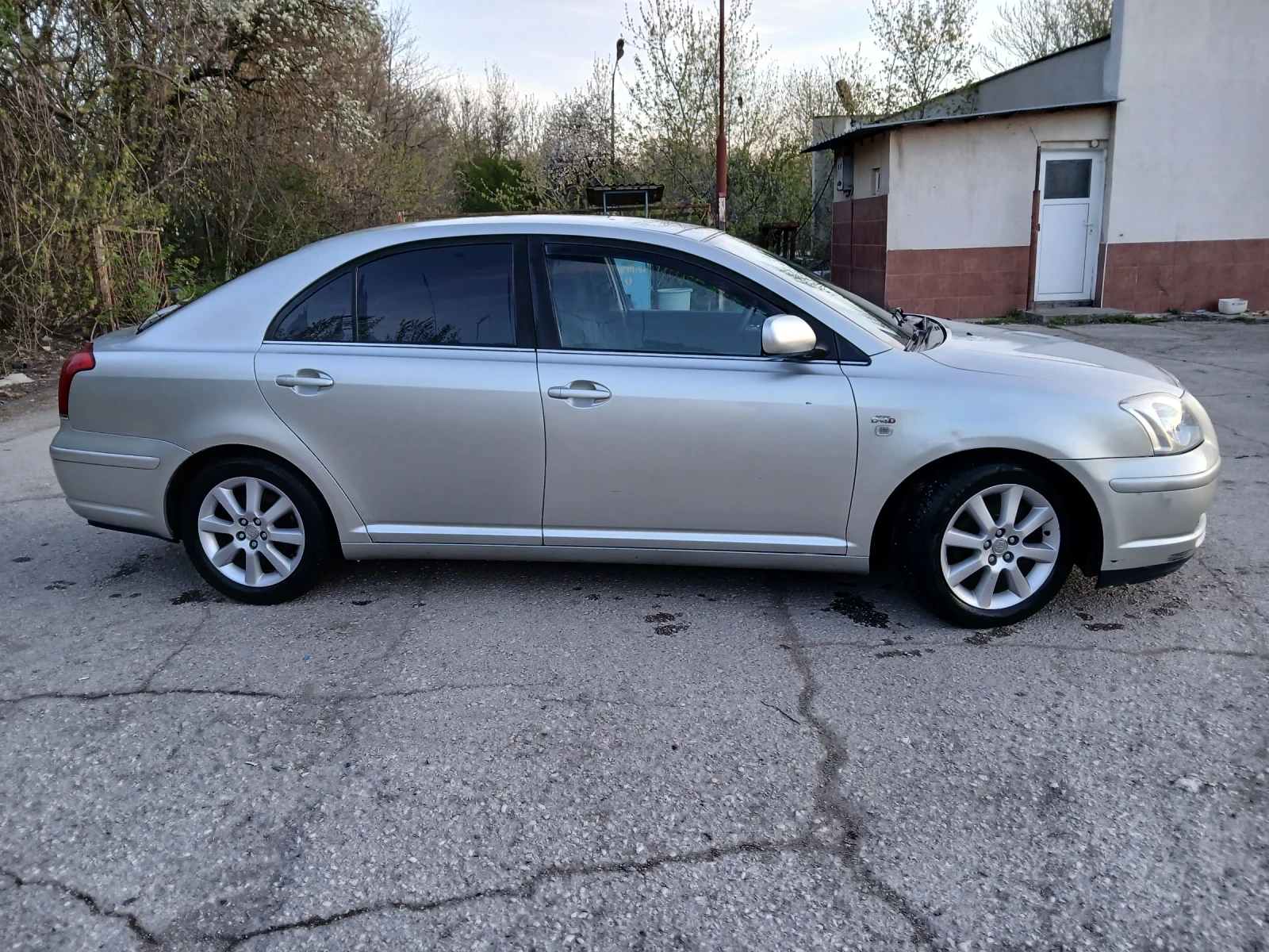 Toyota Avensis, снимка 5 - Автомобили и джипове - 54282746