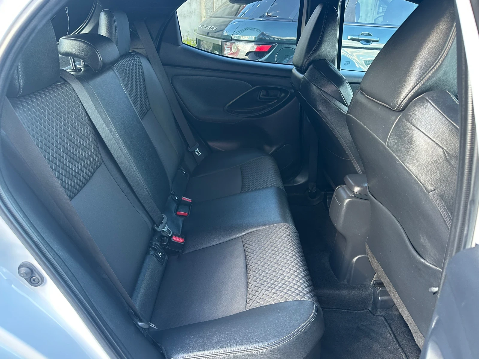 Toyota Yaris 1, 5Hybrid, Led, Digital, Distronic, 85000��, ���. | Mobile.bg � ����������� 16