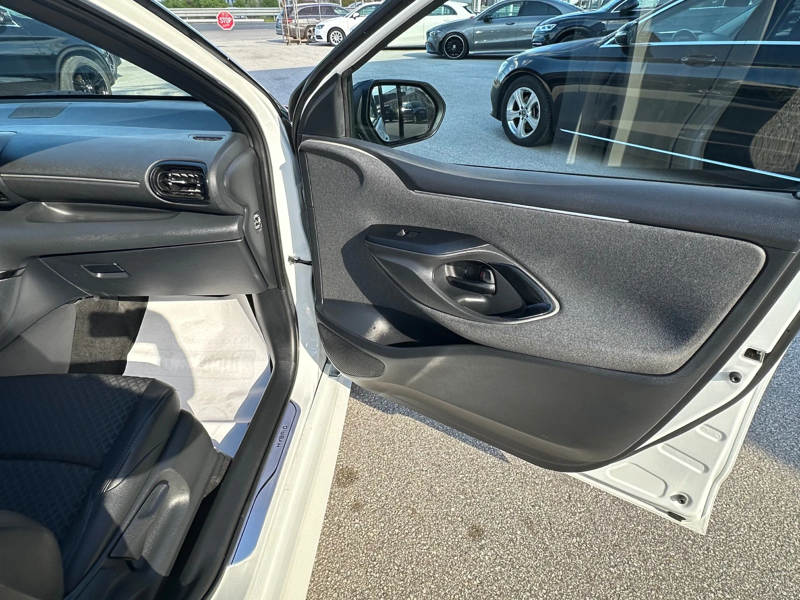 Toyota Yaris 1, 5Hybrid, Led, Digital, Distronic, 85000��, ���. | Mobile.bg � ����������� 15