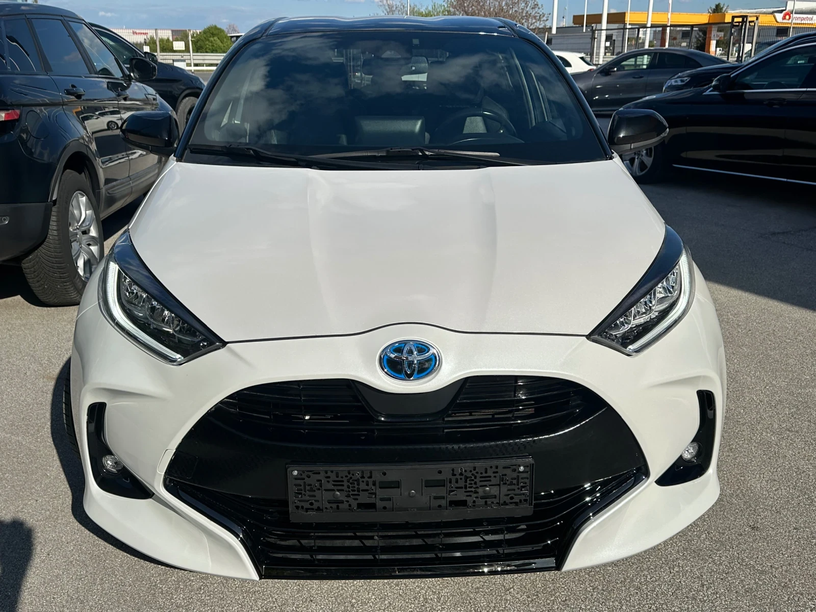 Toyota Yaris 1, 5Hybrid, Led, Digital, Distronic, 85000��, ���. | Mobile.bg � ����������� 2