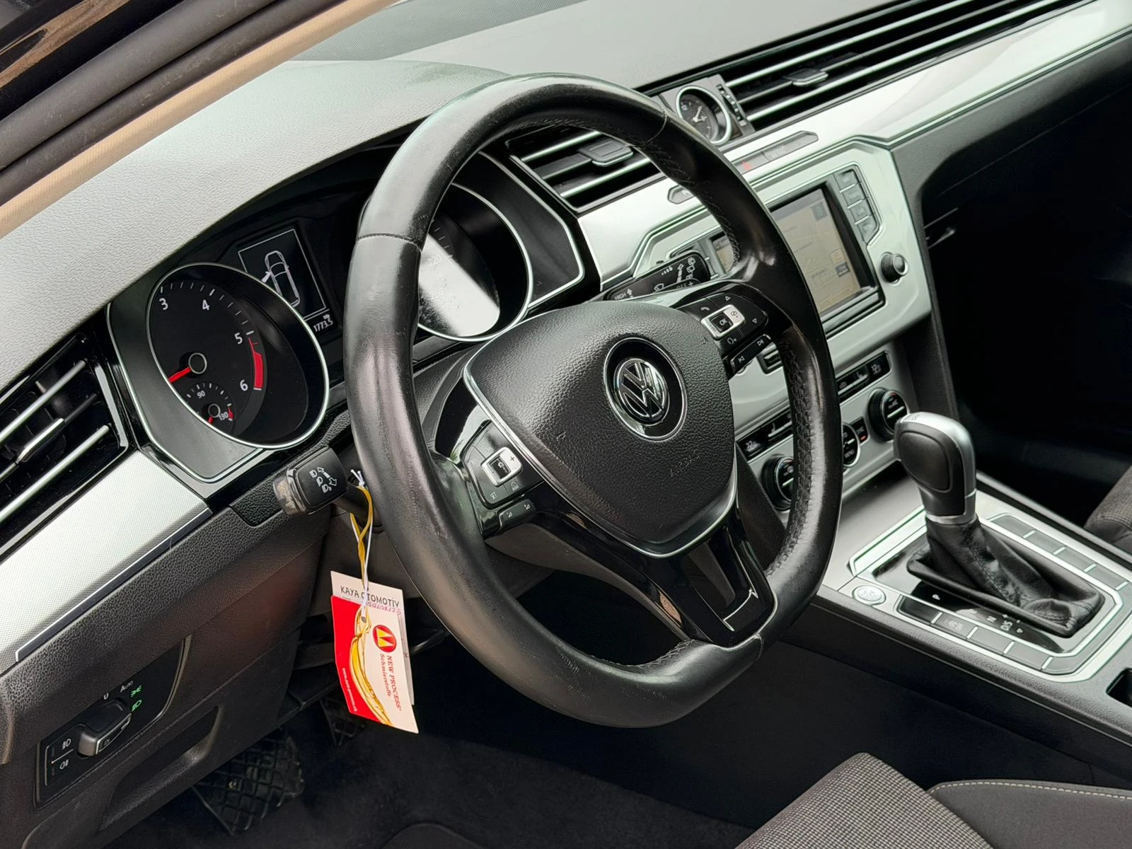 VW Passat 2.0 TDI DSG, снимка 16 - Автомобили и джипове - 54359052