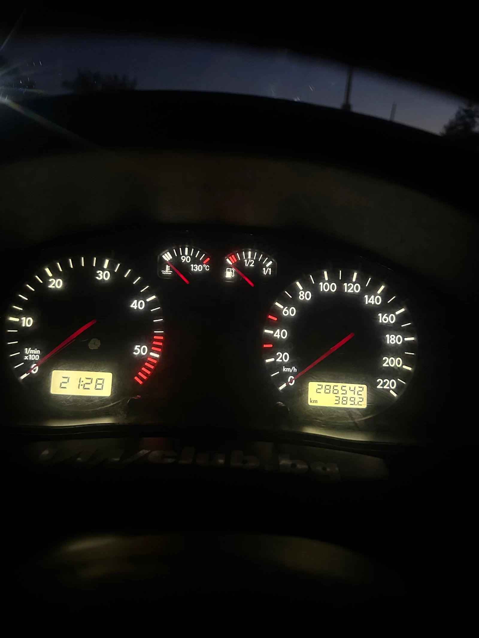 VW Passat, снимка 10 - Автомобили и джипове - 54683650
