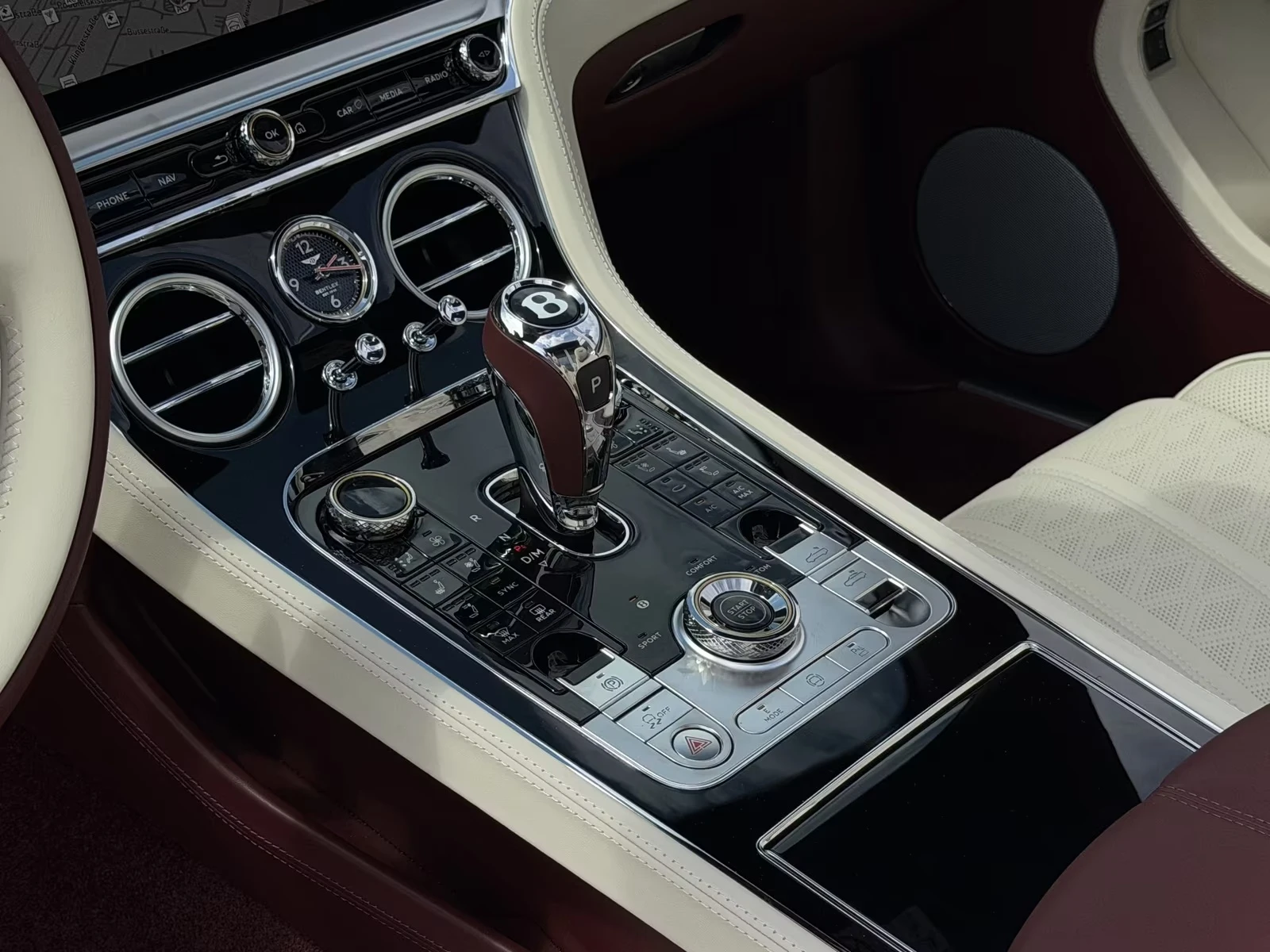 Bentley Continental gt GTC S / V8 HYBRID / 360 / HEAD-UP, снимка 14 - Автомобили и джипове - 54954122