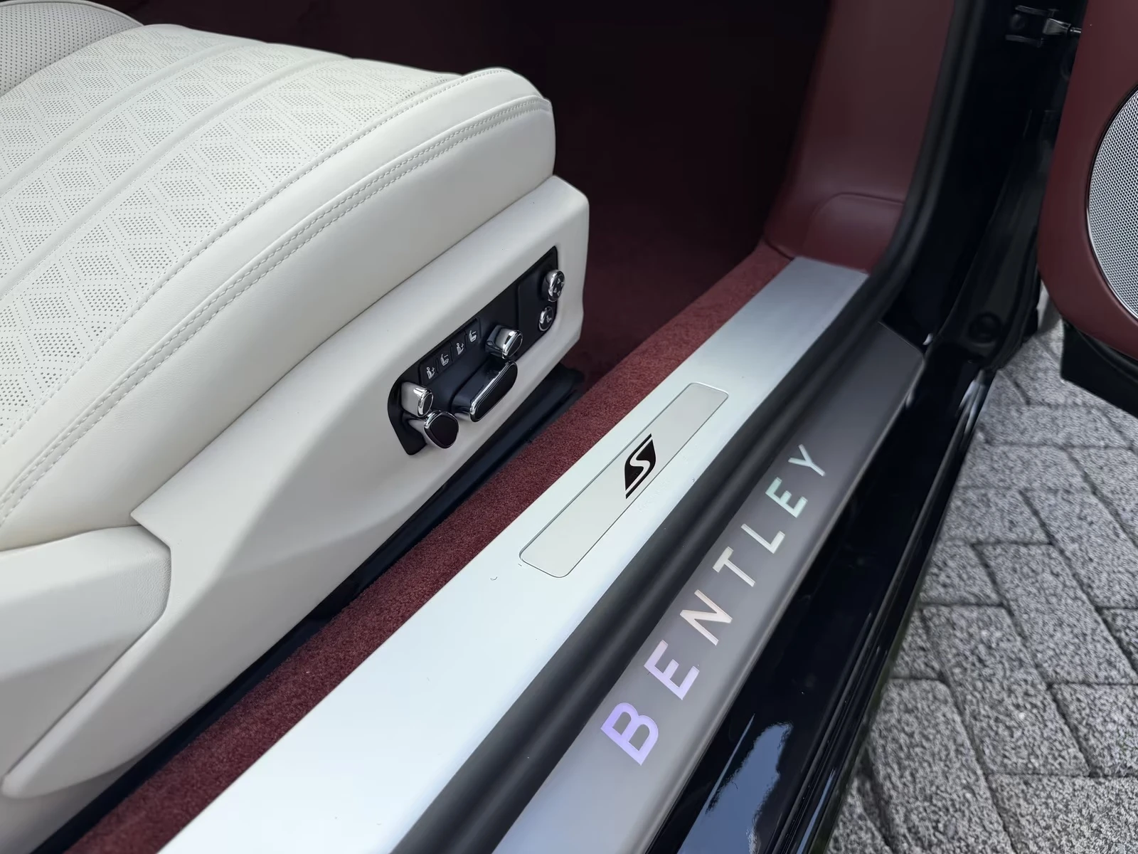 Bentley Continental gt GTC S / V8 HYBRID / 360 / HEAD-UP, снимка 15 - Автомобили и джипове - 54954122