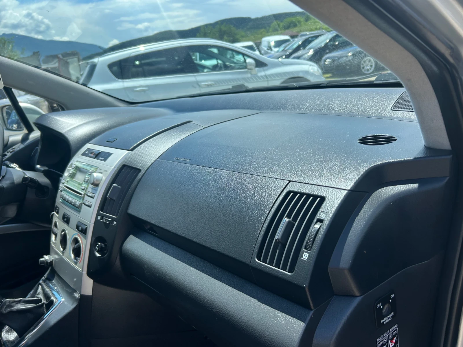 Toyota Corolla verso 1.6i, снимка 11 - Автомобили и джипове - 55075989