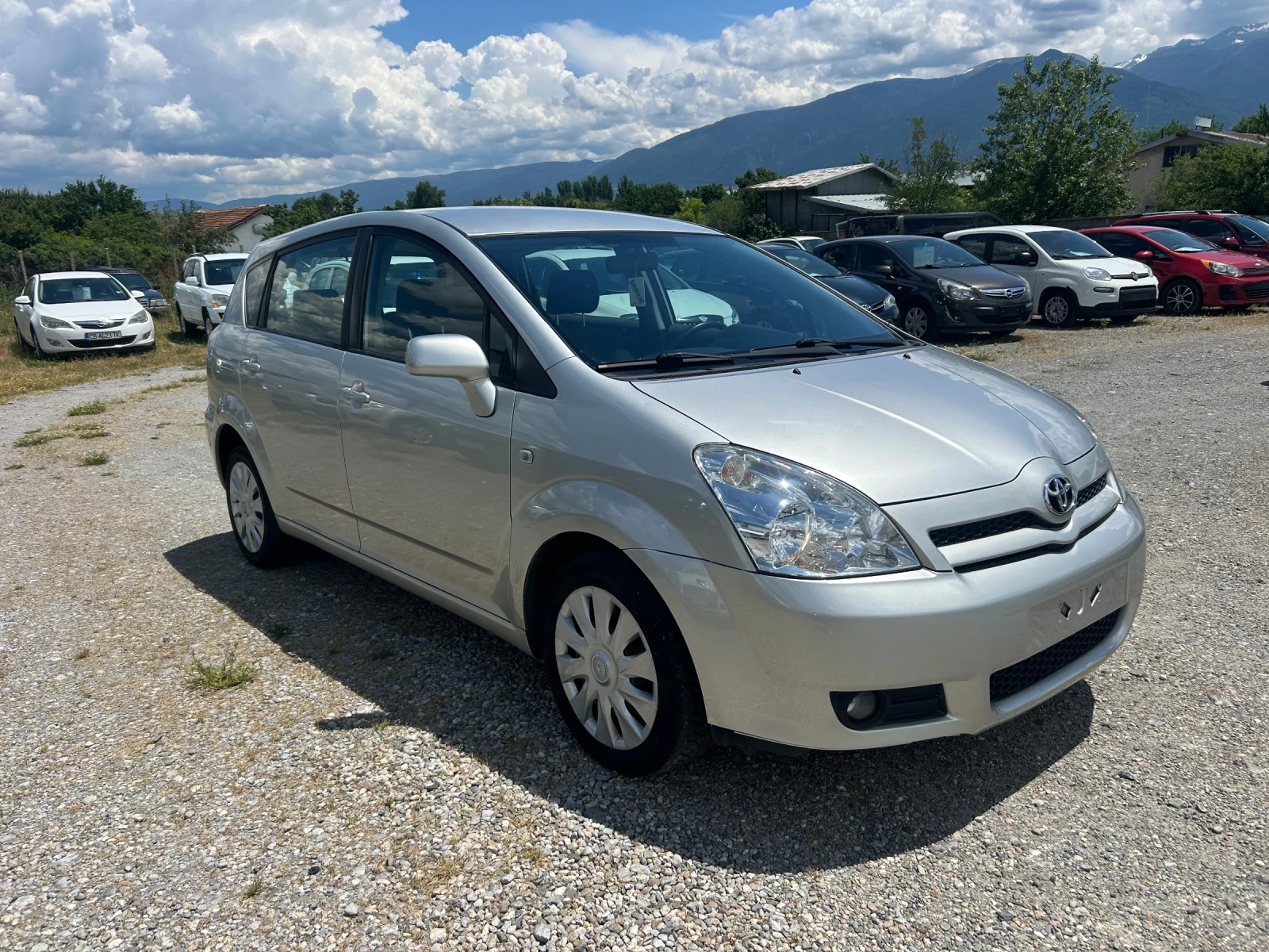 Toyota Corolla verso 1.6i, снимка 3 - Автомобили и джипове - 55075989